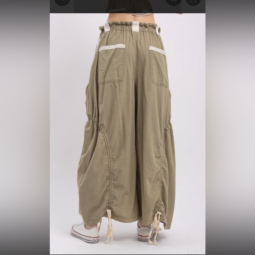 Stylish Wide-Leg Khaki Pants - Picture 3 of 3